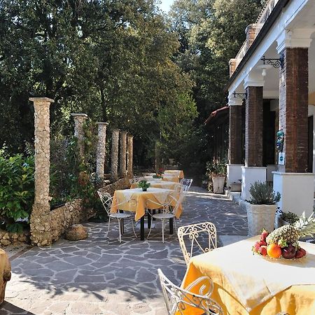 Albergo Ristorante Ferretti Monteluco Exterior photo